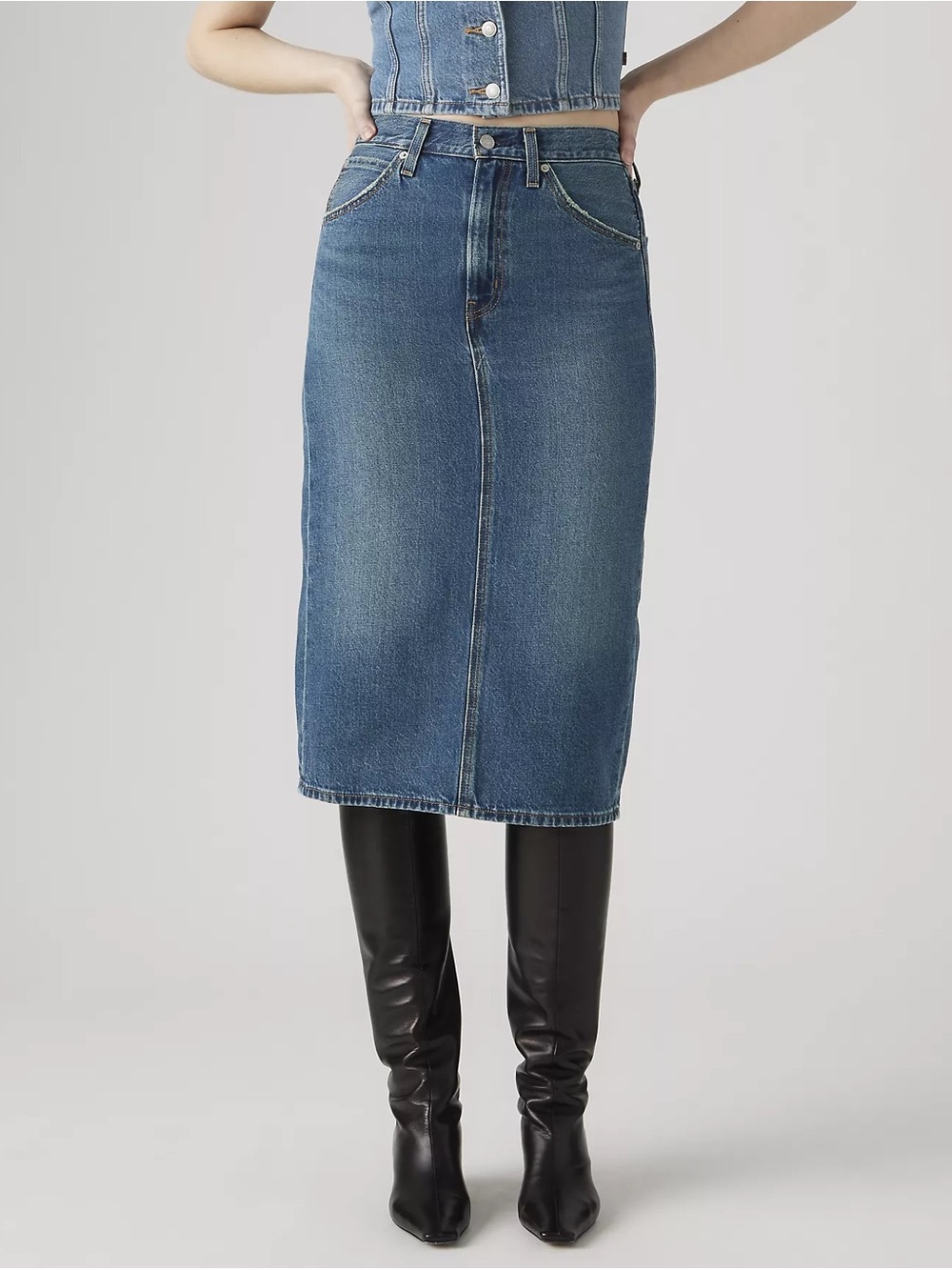 NWT LEVI’S High Rise Back Slit Denim Skirt